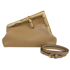 ★送料込★FENDI ファースト スモール ショルダーバッグ FENDI】ファースト スモール シルバー ラミネートレザー F字型