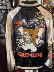 Gremlins グレムリン ギズモ 柄 刺繍 リバ－シブル スカジャン （ GRJK-2401 ）  スカジャン ジャケット 映画 40周年 西洋 妖怪 グレムリン ギズモ レーヨン サテン