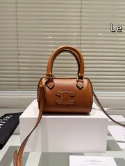 【今日特価】Celine セリーヌ ピローバッグ（Pillow Bag）