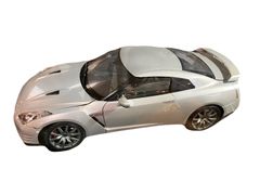 DeAGOSTINI 　NISSAN GT-R 1/8スケール 完成品