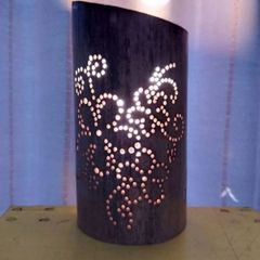 竹製の灯籠　"花と蝶"