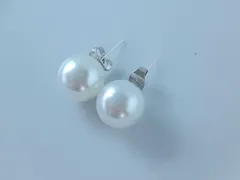 NO14 ホワイトパール10mmのスタッドピアス・シルバー