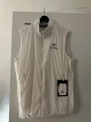 2025年最新】アークテリクス アトム l ベストの人気アイテム - メルカリ