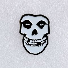 MISFITS ミスフィッツ "Crimson Ghost" クリムゾン・ゴースト ピンバッジ