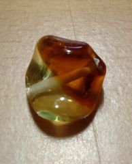 ウランガラスのペンダントトップ　11　byチェコボヘミアガラス