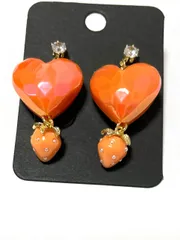 大きなハート　苺　ピアス