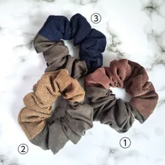 大人のシュシュ カーキ パール付き