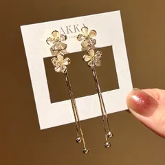 14kgp◆Flower bijou chain earring フラワー　ビジュー　チェーン　イヤリング　花　樹脂　金属アレルギー　ピアス　AKKA 可愛い　お洒落　ピアスに見える　痛くない