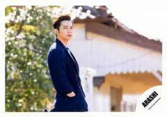 【中古】生写真(ジャニーズ) 嵐/松本潤/横型・上半身・衣装青白・右手ポケット・体右向き/「青空の下、キミのとなり」PV＆ジャケ/公式生写真