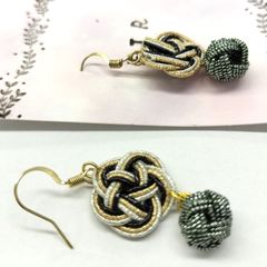 ピアス アクセサリー 水引ピアス 梅結び 玉結び 紺 ハンドメイド /工房エールヨコハマ