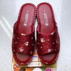 大人気‼️パンジースリッパ赤