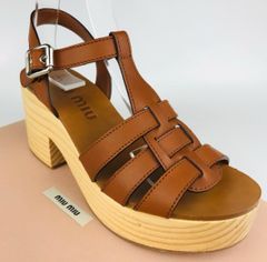新品同様★miumiu・ミュウミュウ レディース レザークロスストラップ  ブランドロゴ刻印バックル ウェッジソール サンダル 厚底（37）