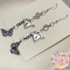 no.12 / ピアス ハンドメイド 鍵 蝶 ちょうちょ キラキラ 揺れるピアス バタフライ チェーン かわいい 人気 イヤリング