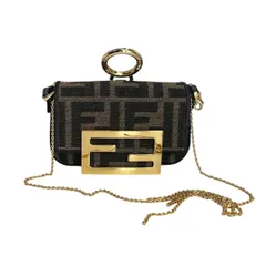 新品✨️FENDI バッグチャーム ナノ バゲット ✨️2wayショルダーバッグ ✨️ FENDI】ナノ バゲット チャーム シープスキン レザー 2way