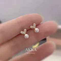 Heart &Pearl bijou earrings cute ハートとパールのビジューイヤリング　オフィス　小さめ　ゴールド真珠煌めく可愛い樹脂ピアス大人　女子会　上品　キラキラ　高級　高品質　綺麗め　お洒落
