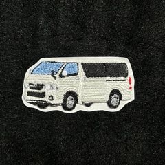 ★刺繍シール／ステッカー　ワッペン★　白いワンボックス　1枚