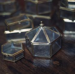 アンティーク調の立体ガラスケース　ガラスの六角BOX　小物入れ　ジュエリーケース　リングピロー
