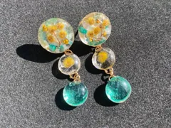 ミモザのつやつやピアス/イヤリング