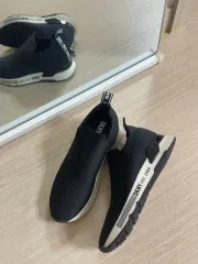 2025年最新】dknyスニーカーの人気アイテム - メルカリ