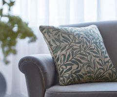 背当クッションカバー : ウィリアム・モリス William Morris ウィローボウ Willow bough (LL1716A) 45×45cm