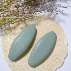 フェイクレザーパッチンピン　アップルグリーン　2本セット　ハンドメイド