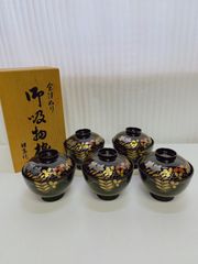 ほぼ未使用 懐石道具 木製黒真塗 御殿型 金彩錦絵若梅蒔絵 吸物椀5客揃