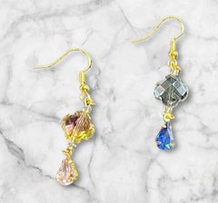 しずくの形のピアス（ピンク＆ブルー）