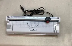 サンワサプライ　 裁断機付き　A4ラミネーター　400-LM007