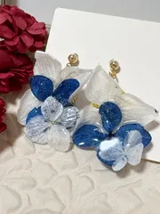 紫陽花　ピアス　可愛い　サージカルフック変更可能