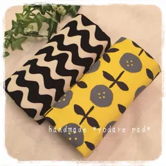 抱っこ紐 よだれパッド よだれカバー ボタン花×なみなみ 北欧柄 だっこひも