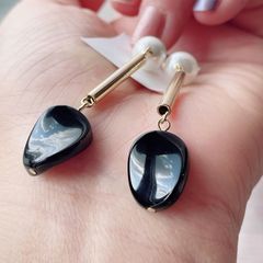 【手作り】天然石　オニキスと人工パールのチェーンピアス　在庫1点物