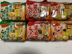 アミューズメント景品】インスタントラーメン83食まとめ売り！ - メルカリ