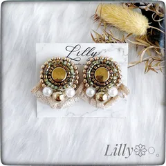 #581ビーズ刺繍/小ぶり/パール/インド刺繍/ハンドメイドピアス/イヤリング