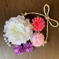 髪飾り　ヘアピン　白系