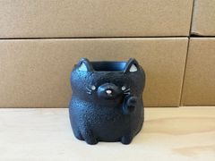【まねきいえねこ】リトルレジンポット　クロ　5475　猫　ネコ　多肉植物　ミニプランター　ポリレジン　レジンポット　レジン　プリザーブドフラワー　小物入れ　ガーデニング雑貨　かわいい　プレゼント　ギフト　★まとめ買い値下げ交渉可★
