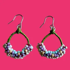 ビーズ　フープピアス　グリーン　 カラフル　ピアス　刺繍　ビーズ