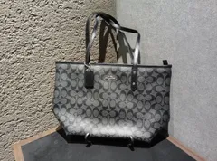 COACH  ミニシグネイチャー　レザートートバッグ 【9-17】