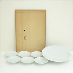 Set of 6 White Porcelain Fruit Serving Plates with Peony Design (Small Plates) by Rokuhō (with original box) - Interior Decor, Art Object, Tools, Fine Arts, Sundries, Traditional Craft, Antique, Stylish