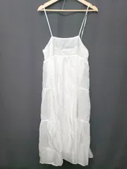 ◇ ⊂ 未使用 Futier land タグ付き 光沢感 透け感 ロング キャミソール ワンピース サイズF ホワイト系 レディース E  【1507160009045】