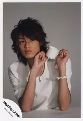 【中古】生写真(ジャニーズ) Hey! Say! JUMP/高木雄也/衣装白・上半身・左手カップ・背景グレー/公式生写真