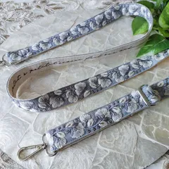 No.104 (サックス) インド刺繍ショルダーストラップ　スマホショルダー　バッグショルダー　インド刺繍アクセサリー