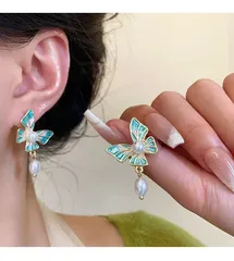 エレガントな蝶々モチーフ ピアス – 華やかで上品なデザイン S925銀針　パール ピアス レディース 人造真珠 ピアス ピアス 金属アレルギー ピアス ピアス 女性 アクセサリー ジュエリー プレゼント 母の日