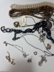 W*E様 【遺品整理】アクセサリー 大量まとめ売り SILVER刻印・金粉 
