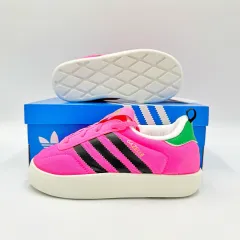 adidas(アディダス) ガゼル キッズ ピンク 黒 スニーカー 195 新品