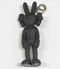 KAWS TOKYO FIRST KAWS ACCOMPLICE キーホルダー 카우스 도쿄 퍼스트 어컴플리스 키체인 블랙 | Kaws | KREAM