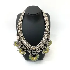🌟最終価格🌟【BCBGMAXAZRIA】 ビーシービージーマックスアズリア ネックレス シルバーカラー アクセサリー レディース　花 グリーン イエロー☆のサムネイル