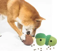 犬 おもちゃ ドッグフード漏れボール 噛むおもちゃどんぐり型ボール 5in1 ペット 歯磨きボール 餌入れ 動く 歯垢除去 早食い防止 知育玩具 頑丈 中型犬 大型犬 ドングリ チワワ ペット用品 噛む 運動不足 屋内 屋外 ストレス解消 プレゼント ギフト