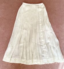【美品】穴口恵子着用品♡ 　martinique  マルティニーク　プリーツロングスカート　前開きボタンデザイン　サイズ表記１　ポリエステル100％