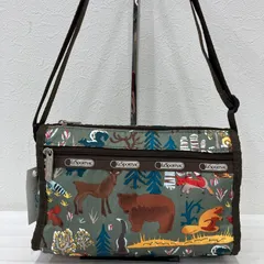 5234　良品　LeSportsac レスポートサック ショルダーバッグ　ミニショルダー　クロスボディ　肩がけ　斜めがけ　ナイロン　総柄　動物　アニマル　トナカイ　熊　グリーン系　カーキ系　茶　ブラウン