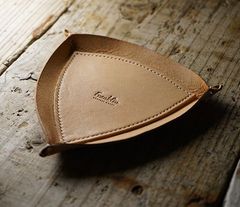【三角レザートレイ】ナチュラル　トライアングル 　本革　ヌメ革　たつのレザー　小物入れ